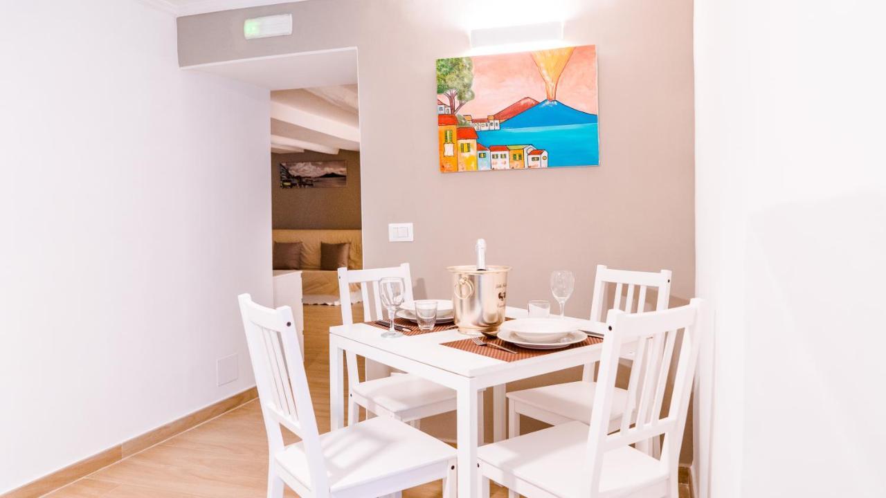 נאפולי Reginella Duomo Apartment מראה חיצוני תמונה